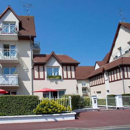 Appart Residence Proche Plage Avec Piscine Et Parking Couvert Prive Merville-Franceville-Plage Exteriör bild