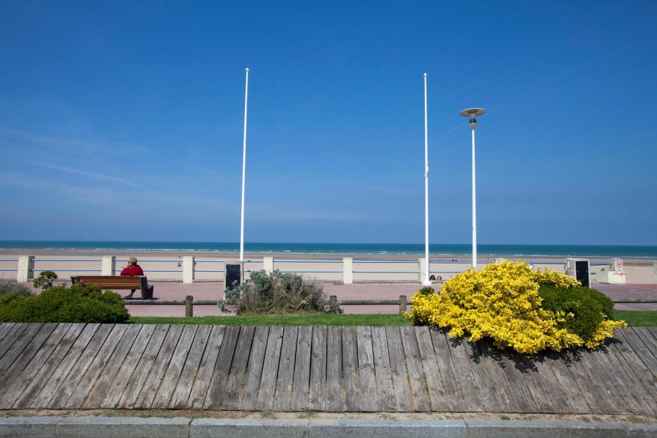 Appart Residence Proche Plage Avec Piscine Et Parking Couvert Prive Merville-Franceville-Plage Exteriör bild